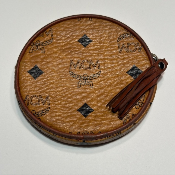 MCM Visetos 4" round coin purse, cognac leather, tassel - Picture 5 of 10